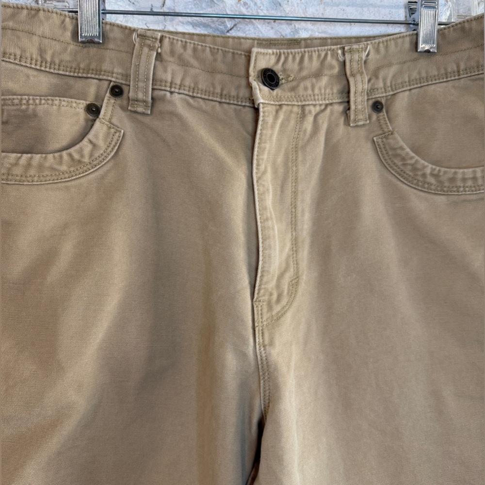 Eddie Bauer | Men's 100% Cotton Classic Khaki Cargo Shorts, Size 33 - Picture 4 of 16